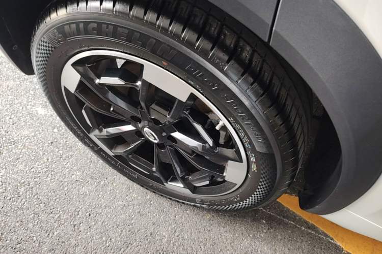 Used GAC Trumpchi ES9 2024 PHEV 143km Traveler Max Right Rear Wheel Hub