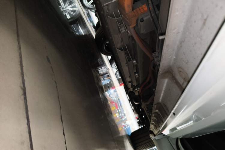 Used GAC Trumpchi ES9 2024 PHEV with 143 km Max Right Side Sill