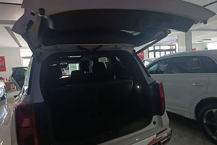 Used GAC Trumpchi ES9 2024 PHEV with 143 km Max Trunk