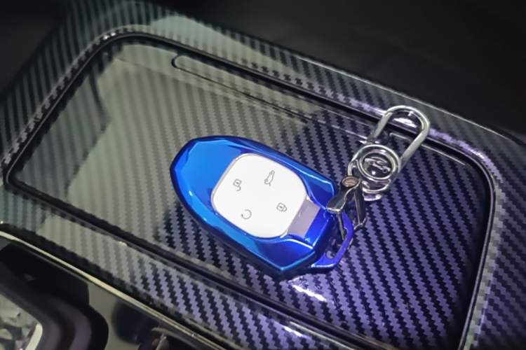 Used GAC Trumpchi ES9 2024 PHEV with 143 km Max Vehicle Key