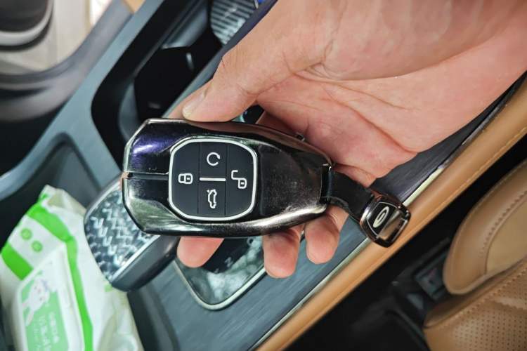 Used GAC Trumpchi ES9 2024 PHEV with 143 km Max Vehicle Key