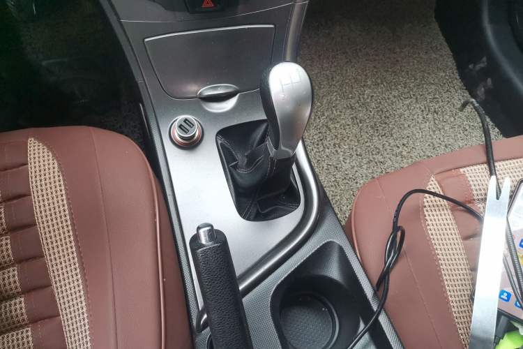 Used GAC Trumpchi GA3 2013 1.6L Manual Elite Edition Gear Lever
