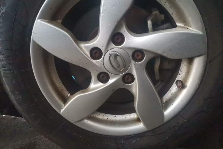 Used GAC Trumpchi GA3 2013 1.6L Manual Elite Edition Right Front Wheel Hub