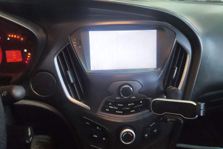 Used GAC Trumpchi GA3 2013 1.6L Automatic Elite ESP Edition Audio And AC Panel