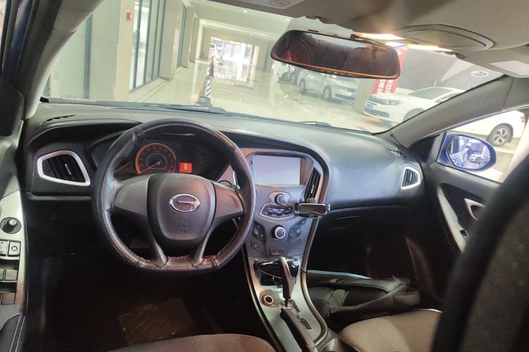 Used GAC Trumpchi GA3 2013 1.6L Automatic Elite ESP Edition Center Console