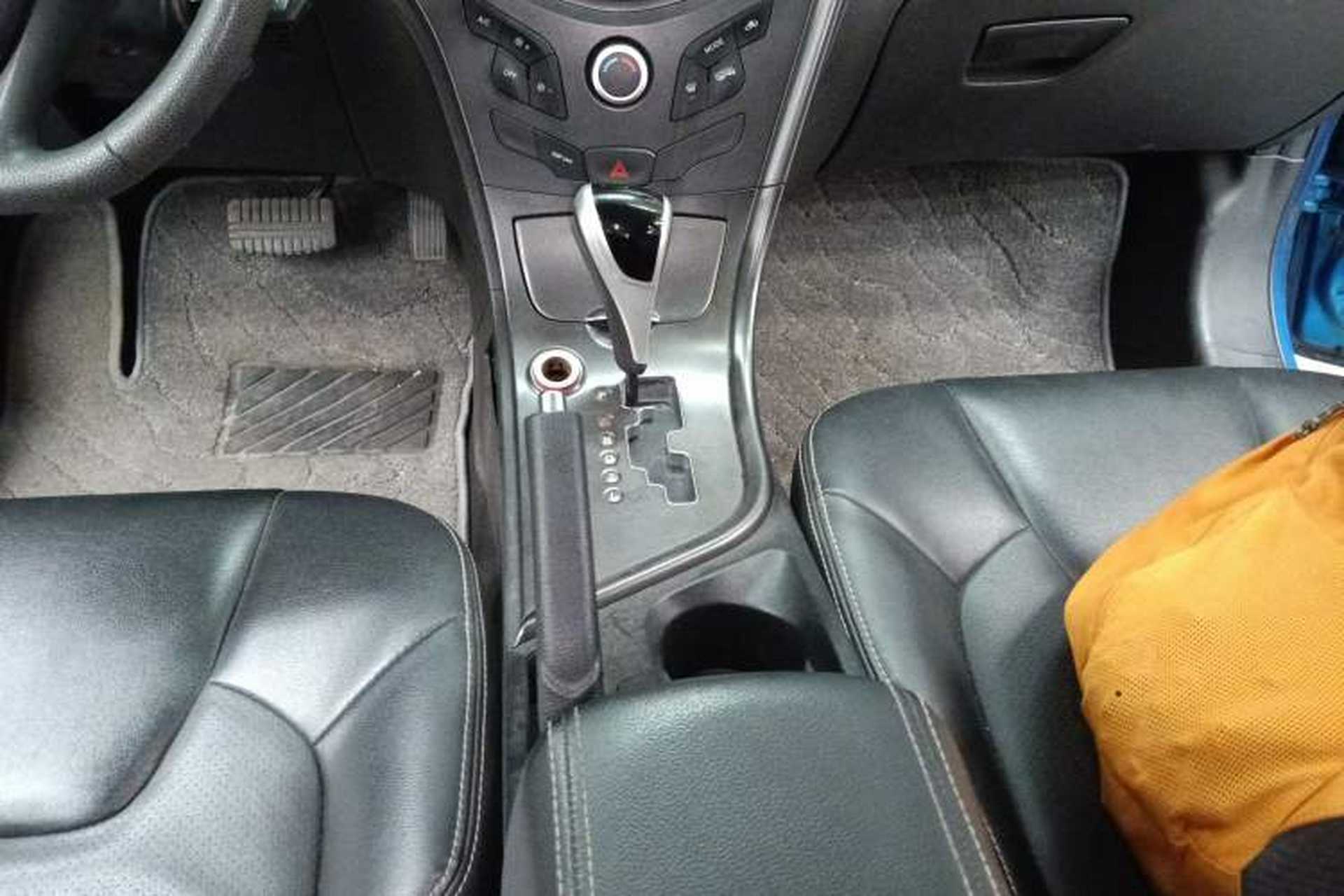 Used GAC Trumpchi GA3 2013 1.6L Automatic Luxury ESP Version Gear Lever
