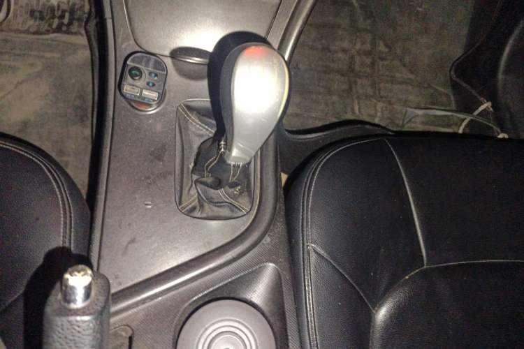 Used GAC Trumpchi GA3 2013 1.6L Manual Elite Edition Gear Lever
