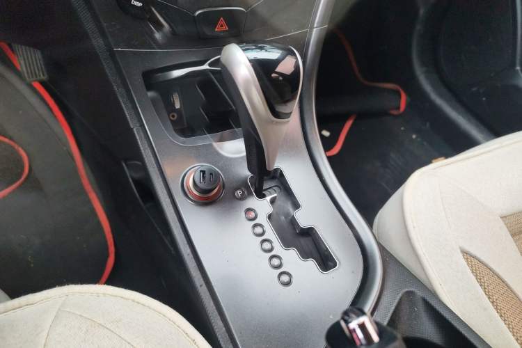Used GAC Trumpchi GA3 2013 1.6L Automatic Elite ESP Edition Gear Lever