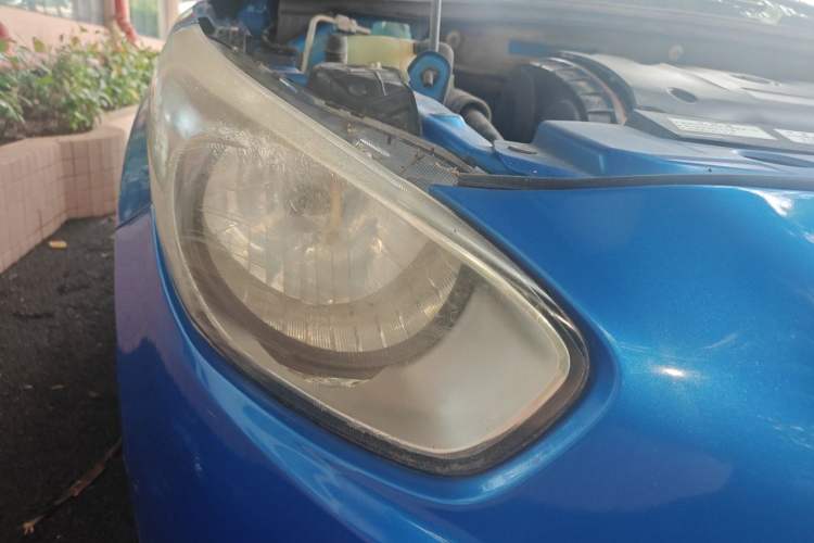 Used GAC Trumpchi GA3 2013 1.6L Manual Luxury Edition Right Front Headlight