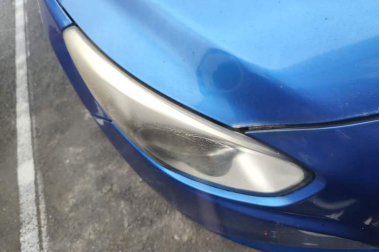 Used GAC Trumpchi GA3 2013 1.6L Automatic Elite ESP Edition Right Front Headlight