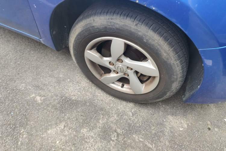 Used GAC Trumpchi GA3 2013 1.6L Automatic Elite ESP Edition Right Front Wheel Hub