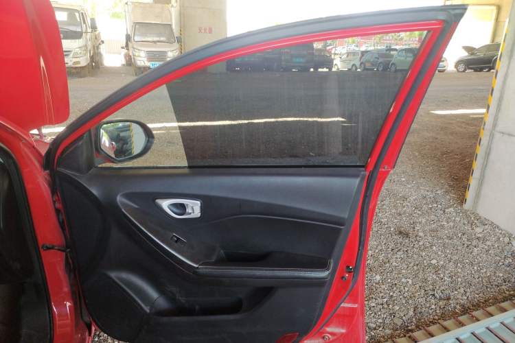 Used GAC Trumpchi GA3 2013 1.6L Manual Elite Edition Interior 5