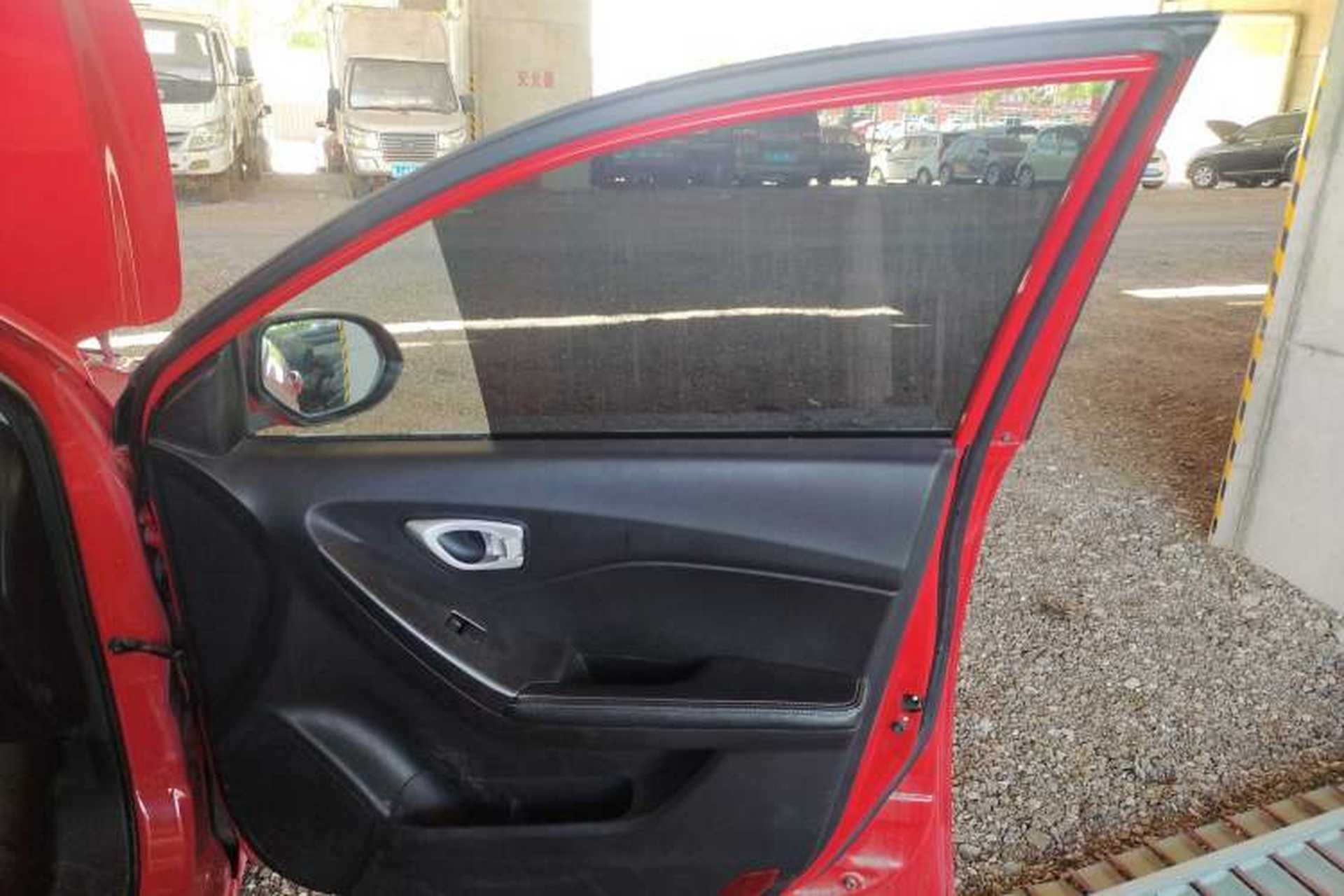 Used GAC Trumpchi GA3 2013 1.6L Manual Elite Edition Interior 5