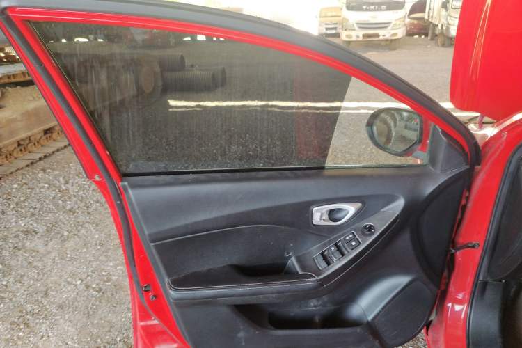 Used GAC Trumpchi GA3 2013 1.6L Manual Elite Edition Interior 7