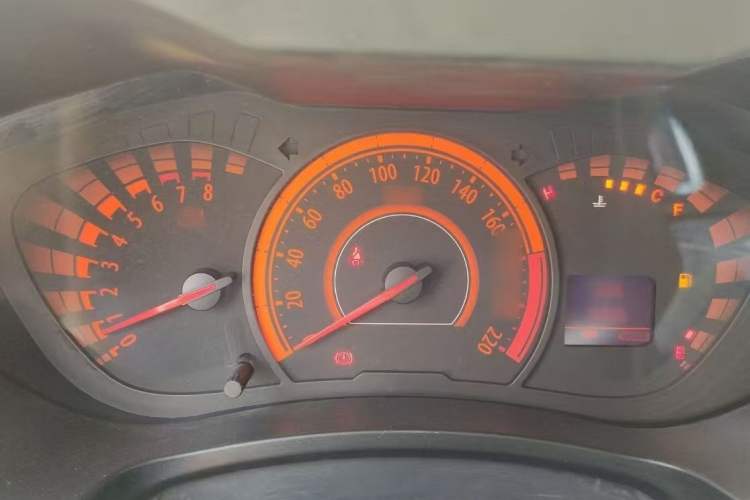 Used GAC Trumpchi GA3 2013 1.6L Manual Elite Edition Odometer Close Up
