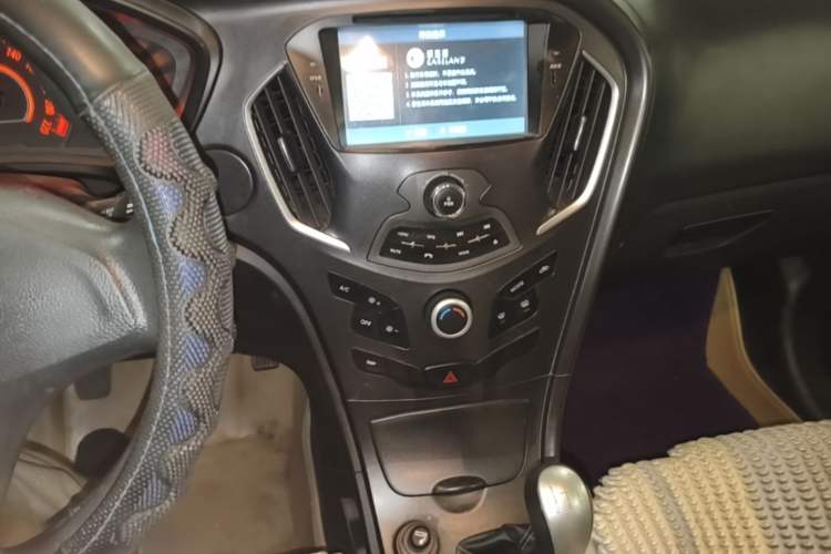 Used GAC Trumpchi GA3 2013 1.6L Manual Elite Edition Audio And AC Panel