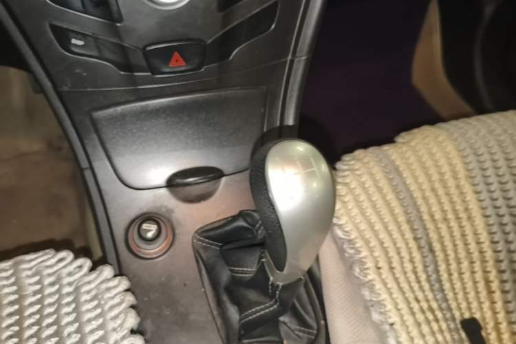 Used GAC Trumpchi GA3 2013 1.6L Manual Elite Edition Gear Lever