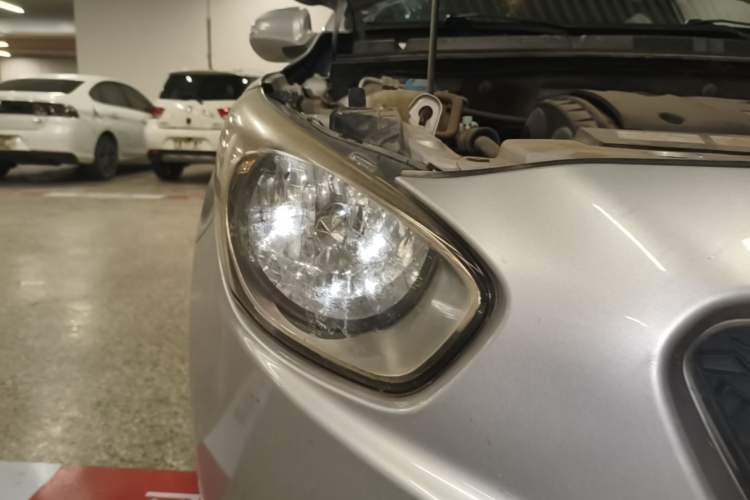 Used GAC Trumpchi GA3 2013 1.6L Manual Elite Edition Right Front Headlight