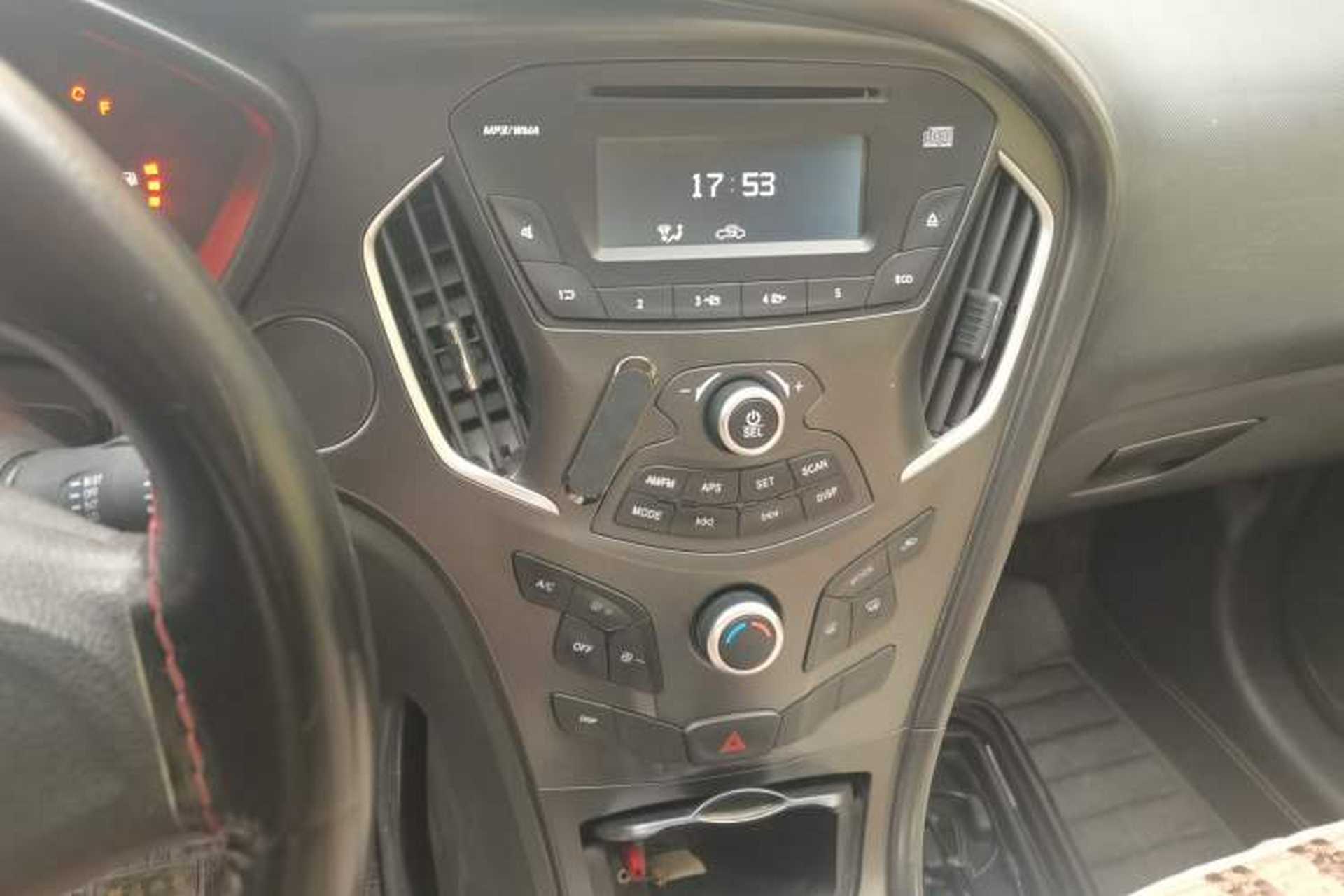 Used GAC Trumpchi GA3 2013 1.6L Manual Elite Edition Audio And AC Panel