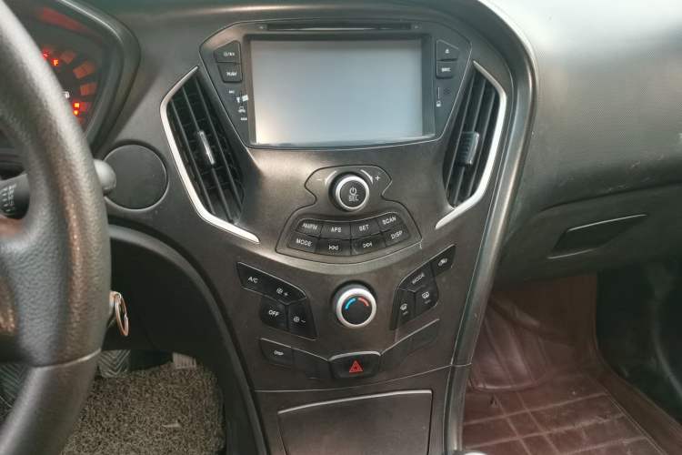 Used GAC Trumpchi GA3 2013 1.6L Manual Elite Edition Audio And AC Panel