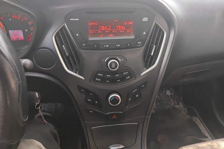 Used GAC Trumpchi GA3 2013 1.6L Manual Elite Edition Audio And AC Panel