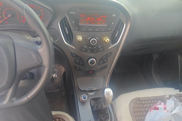 Used GAC Trumpchi GA3 2013 1.6L Manual Elite Edition Audio And AC Panel