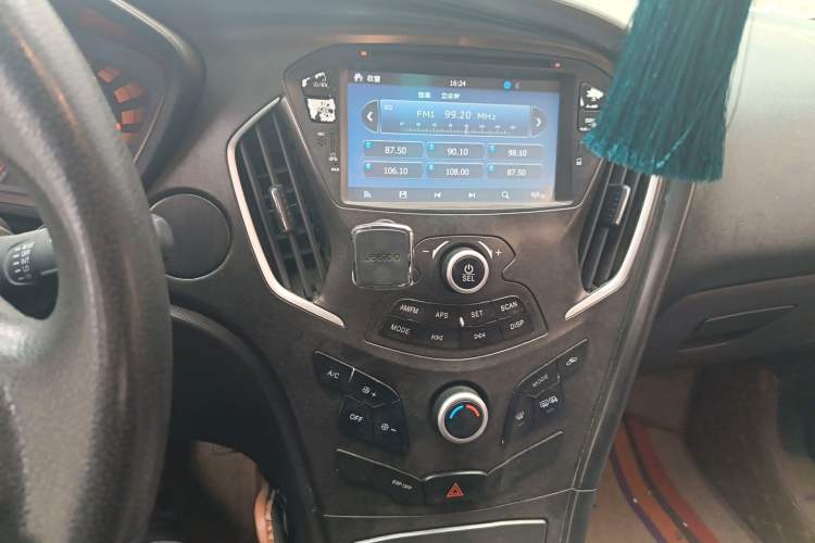 Used GAC Trumpchi GA3 2013 1.6L Manual Luxury ESP Version Audio And AC Panel