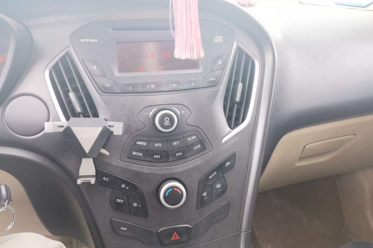Used GAC Trumpchi GA3 2013 1.6L Manual Elite Edition Audio And AC Panel