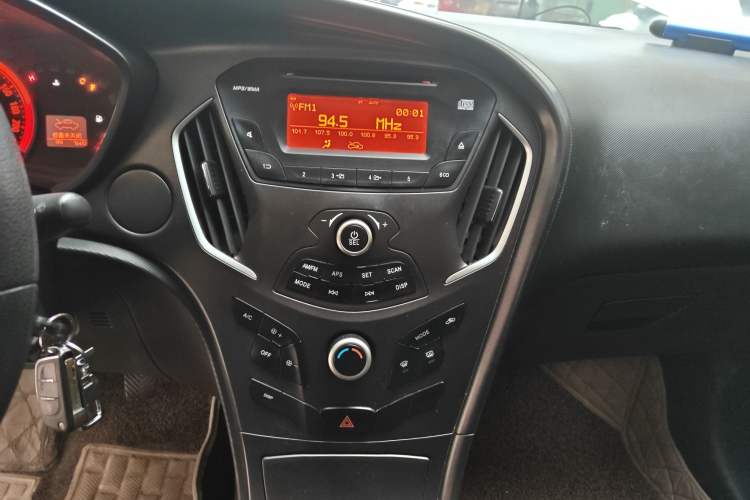 Used GAC Trumpchi GA3 2013 1.6L Manual Elite Edition Audio And AC Panel