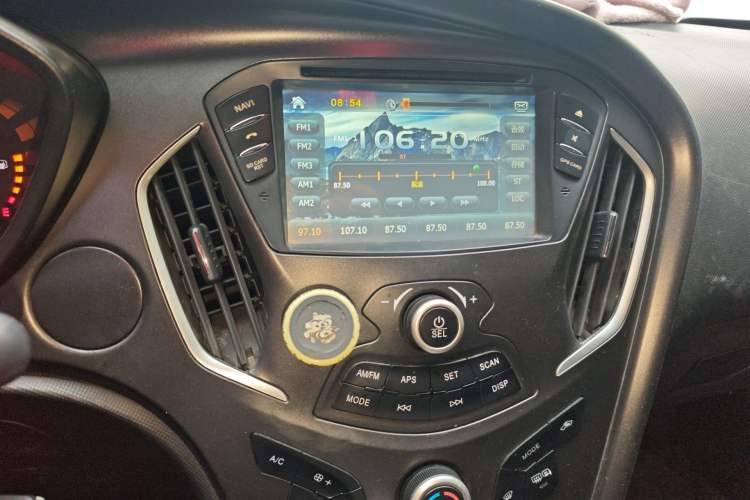 Used GAC Trumpchi GA3 2013 1.6L Automatic Luxury ESP Version Audio And AC Panel