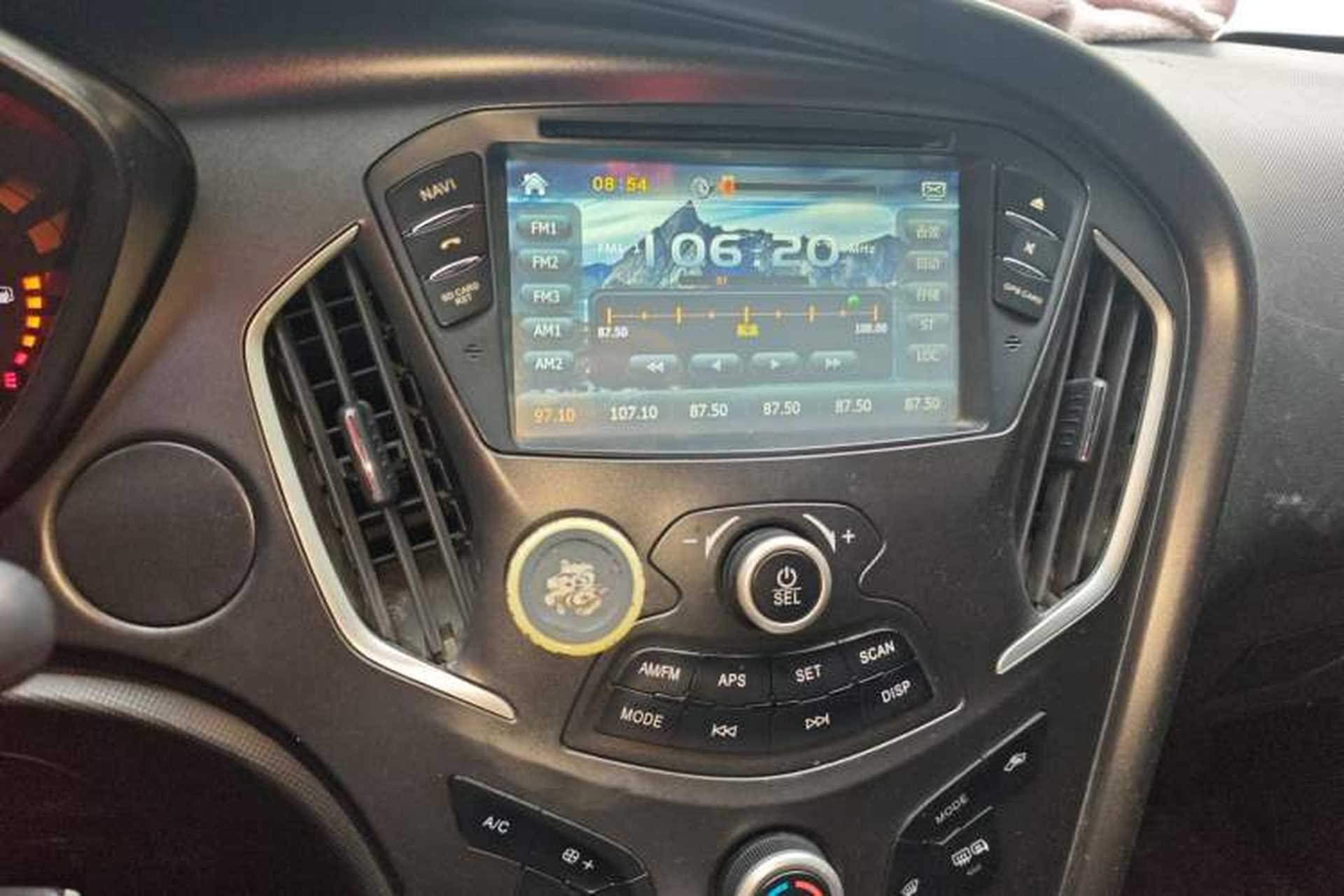 Used GAC Trumpchi GA3 2013 1.6L Automatic Luxury ESP Version Audio And AC Panel