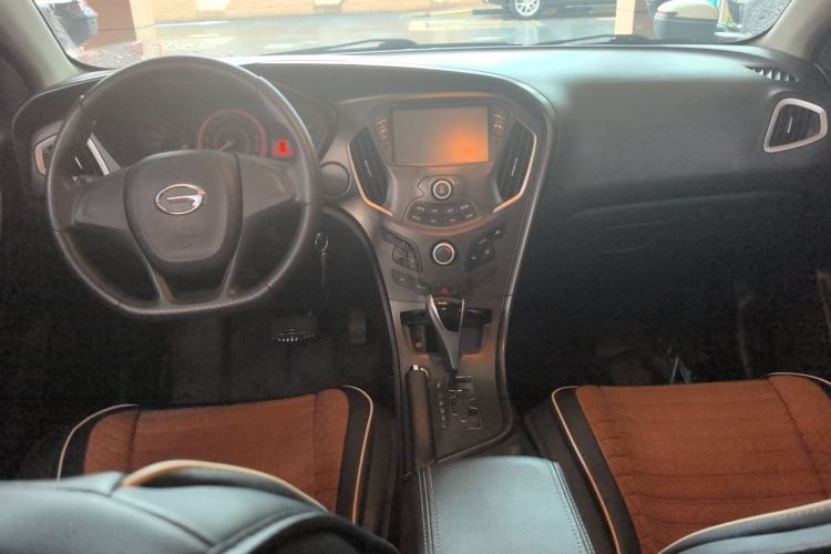 Used GAC Trumpchi GA3 2013 1.6L Automatic Elite ESP Edition Center Console