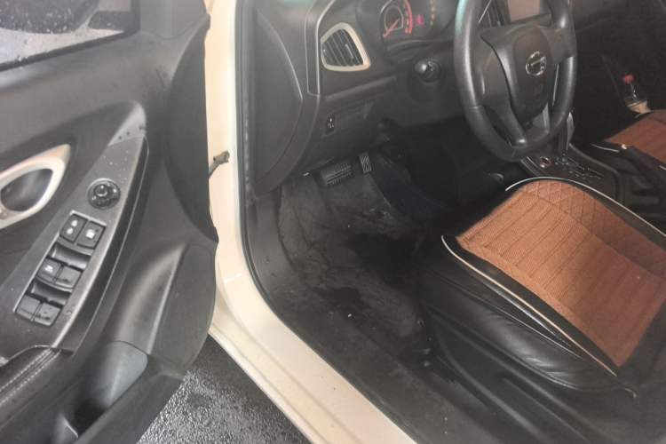 Used GAC Trumpchi GA3 2013 1.6L Automatic Elite ESP Edition Driver Seat
