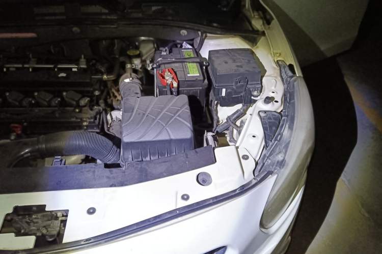 Used GAC Trumpchi GA3 2013 1.6L Manual Elite Edition Engine Bay Left