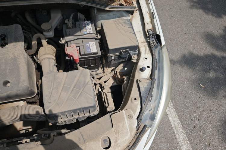 Used GAC Trumpchi GA3 2013 1.6L Automatic Elite ESP Edition Engine Bay Left
