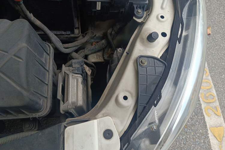 Used GAC Trumpchi GA3 2013 1.6L Manual Elite Edition Engine Bay Left