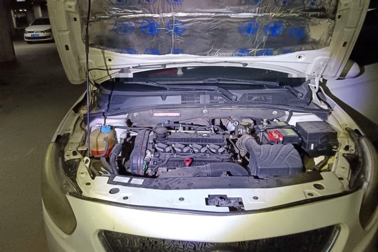Used GAC Trumpchi GA3 2013 1.6L Manual Elite Edition Engine Bay