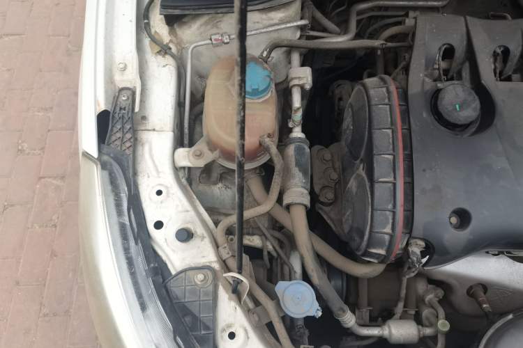 Used GAC Trumpchi GA3 2013 1.6L Manual Elite Edition Engine Bay Right