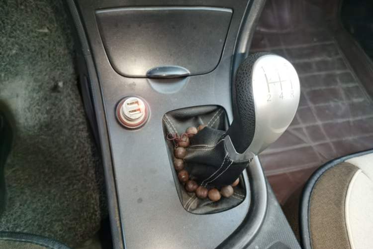 Used GAC Trumpchi GA3 2013 1.6L Manual Elite Edition Gear Lever