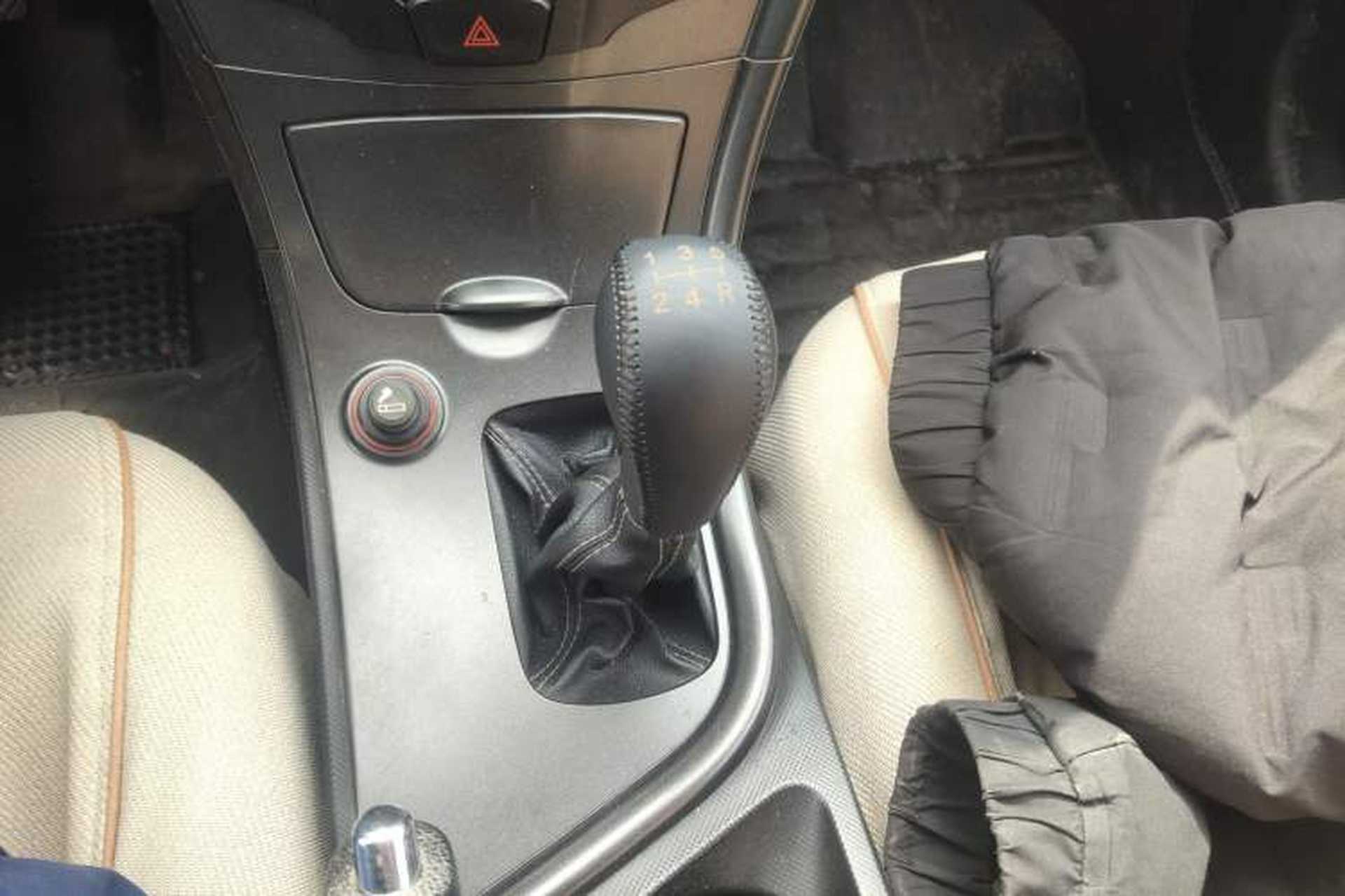 Used GAC Trumpchi GA3 2013 1.6L Manual Elite Edition Gear Lever