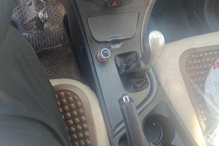 Used GAC Trumpchi GA3 2013 1.6L Manual Elite Edition Gear Lever