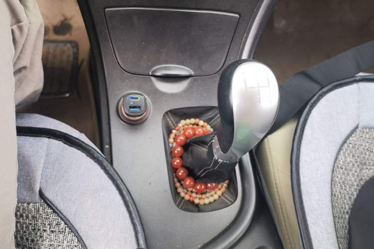 Used GAC Trumpchi GA3 2013 1.6L Manual Elite Edition Gear Lever