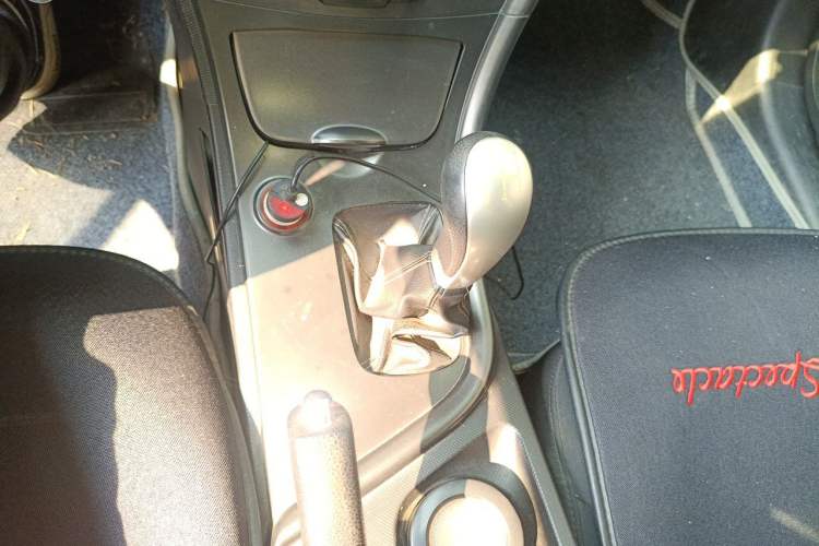 Used GAC Trumpchi GA3 2013 1.6L Manual Luxury Edition Gear Lever