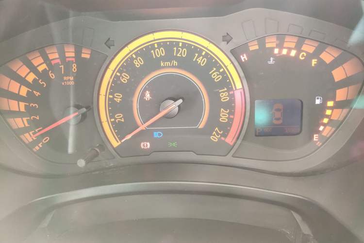 Used GAC Trumpchi GA3 2013 1.6L Automatic Luxury ESP Version Instrument Cluster