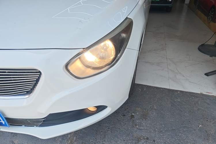 Used GAC Trumpchi GA3 2013 1.6L Automatic Elite ESP Edition Left Front Headlight