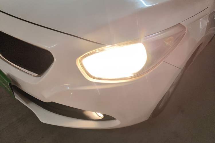 Used GAC Trumpchi GA3 2013 1.6L Automatic Luxury ESP Version Left Front Headlight