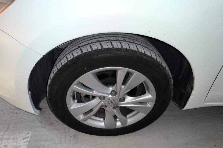 Used GAC Trumpchi GA3 2013 1.6L Automatic Luxury ESP Version Left Front Wheel Hub