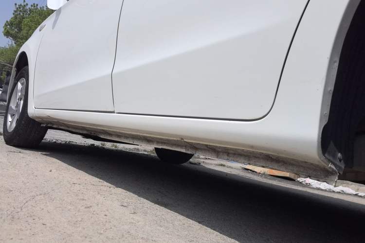 Used GAC Trumpchi GA3 2013 1.6L Manual Elite Edition Left Side Sill