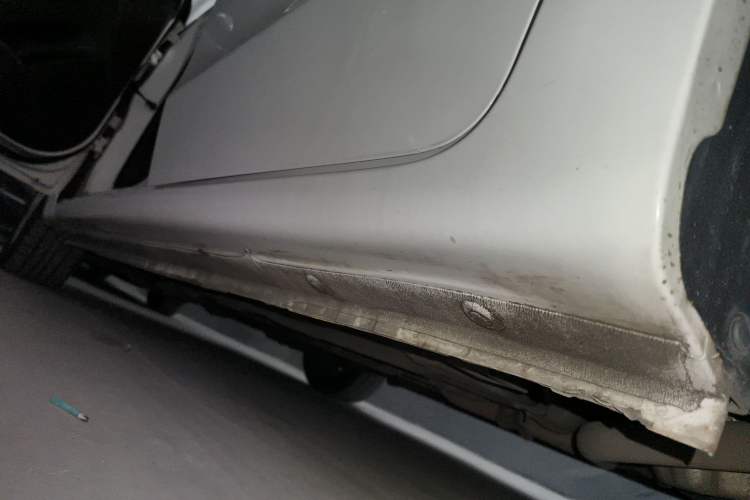 Used GAC Trumpchi GA3 2013 1.6L Automatic Luxury ESP Version Left Side Sill