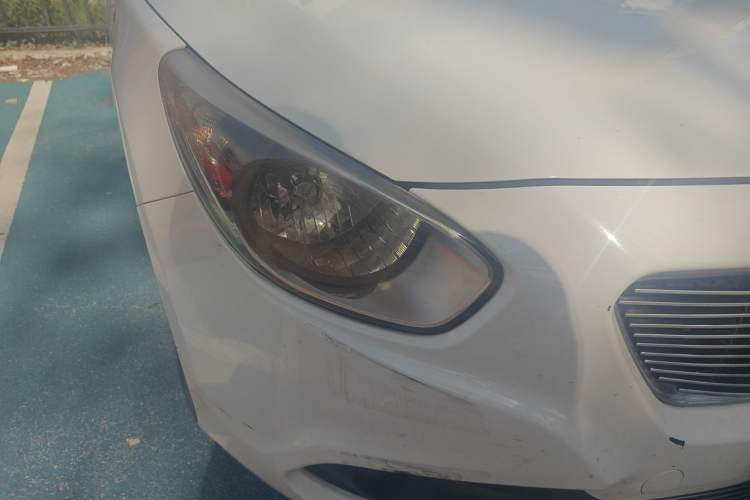 Used GAC Trumpchi GA3 2013 1.6L Manual Elite Edition Right Front Headlight
